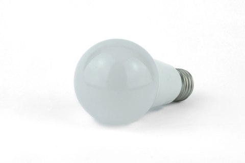 Żarówka LED bulb E27 z czujnikiem ruchu 7W 700lm 3000K biała ciepła Żarówka LED bulb E27 z czujnikiem ruchu 7W 700lm 3000K biała ciepła